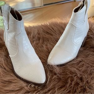 Report Western Style Fairlee Boots